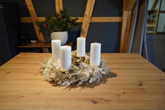Adventskranz white